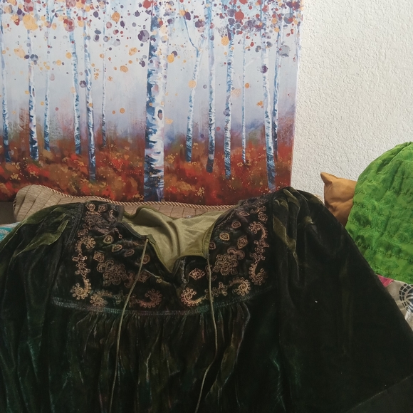 A Happy Camper Bundle of eclectic clothes for the family. - Picture 9 of 16